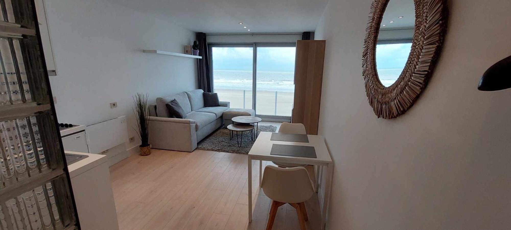 Studio Met Frontaal Zeezicht Middelkerke Extérieur photo